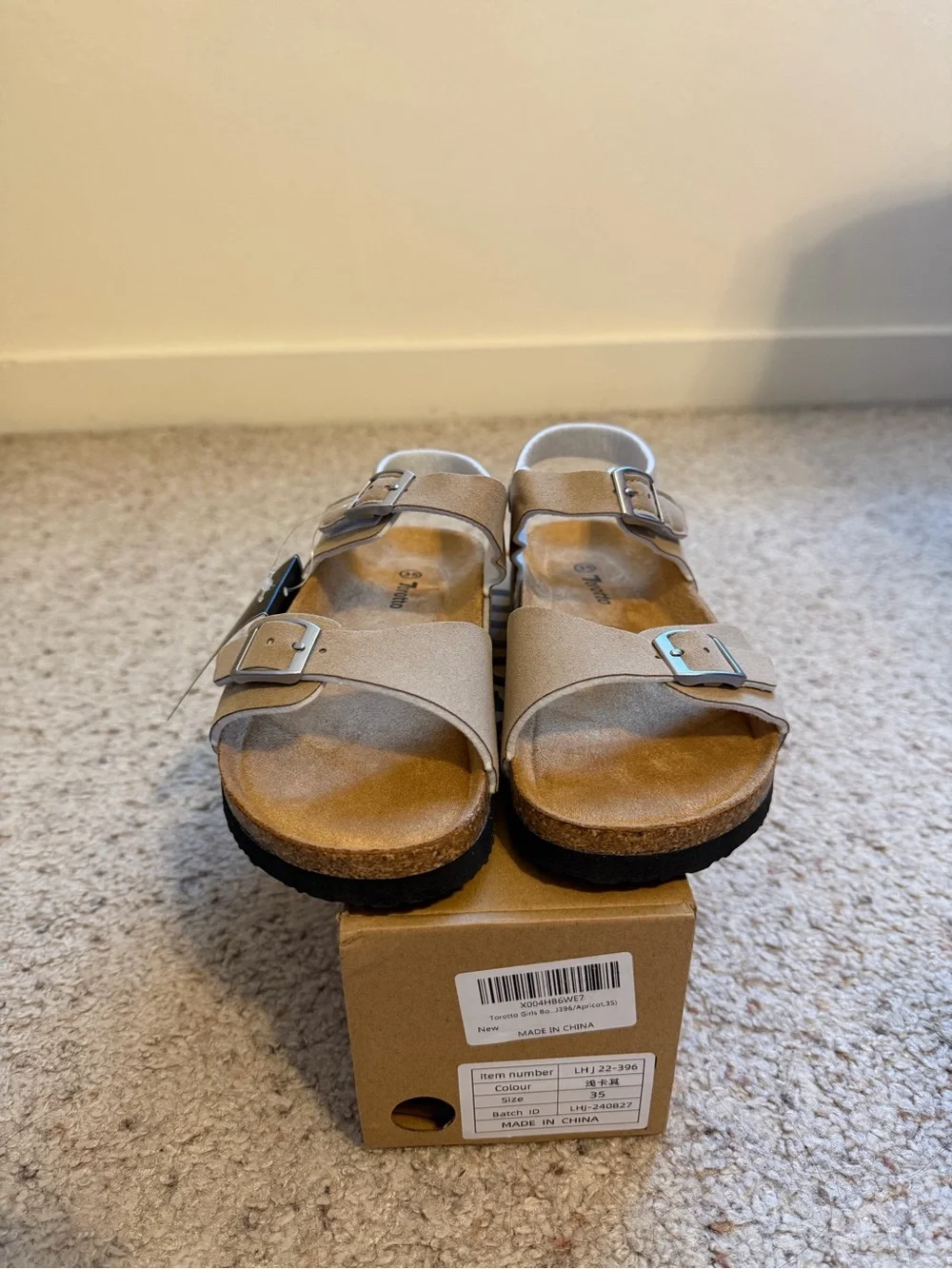 Torotto Beige Cork Footbed Buckle Sandals Size 35 NWT